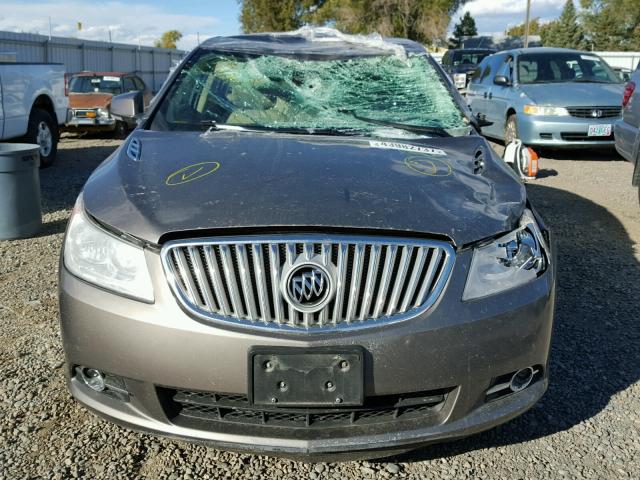1G4GC5EG7AF280986 - 2010 BUICK LACROSSE C BEIGE photo 9
