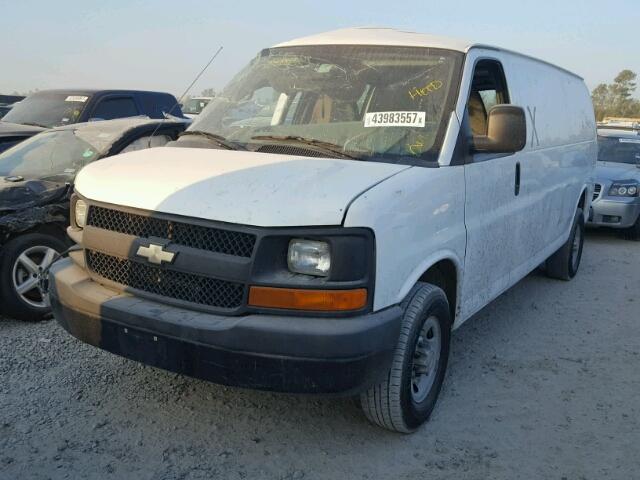 1GCWGGCAXB1115155 - 2011 CHEVROLET EXPRESS G2 WHITE photo 2