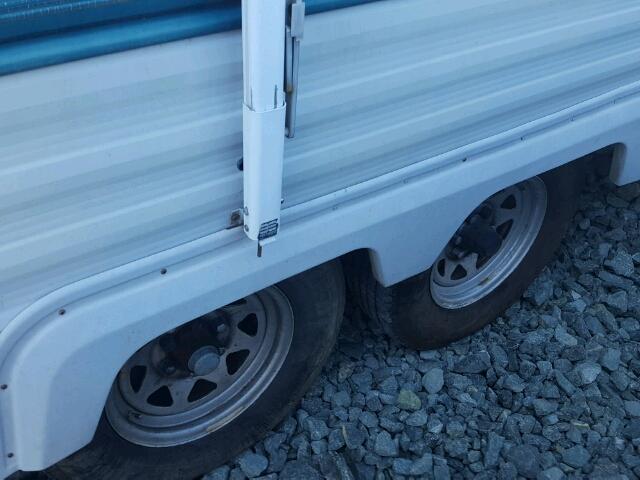 1TC3B3167W3001329 - 1998 CCHM 5TH WHEEL WHITE photo 9