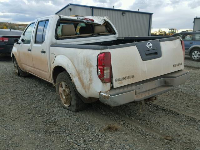 1N6AD07W76C414335 - 2006 NISSAN FRONTIER C WHITE photo 3