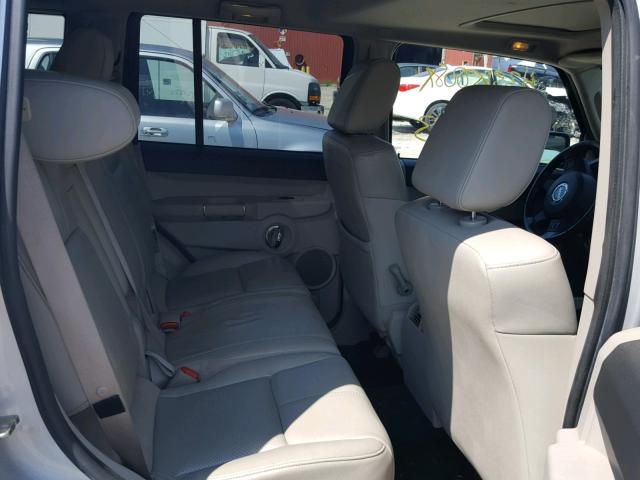 1J8HG58N66C124561 - 2006 JEEP COMMANDER SILVER photo 6