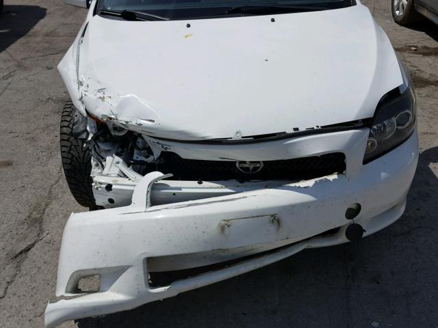 JTKDE3B78A0315623 - 2010 TOYOTA SCION TC WHITE photo 7