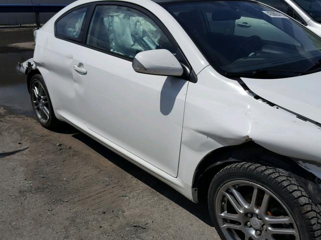 JTKDE3B78A0315623 - 2010 TOYOTA SCION TC WHITE photo 9