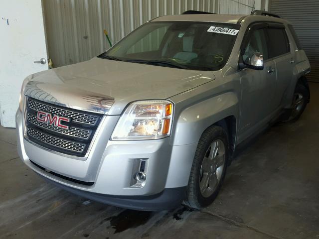 2GKALWEK0D6113358 - 2013 GMC TERRAIN SL SILVER photo 2