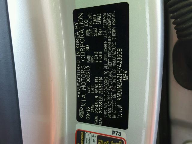 KNDJN2A21H7423609 - 2017 KIA SOUL SILVER photo 10