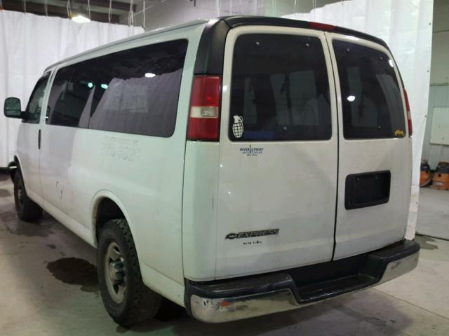 1GAHG35K191101283 - 2009 CHEVROLET EXPRESS G3 WHITE photo 3