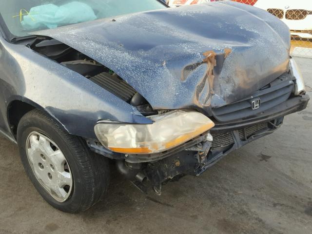 1HGCG3263YA010363 - 2000 HONDA ACCORD LX BLUE photo 9