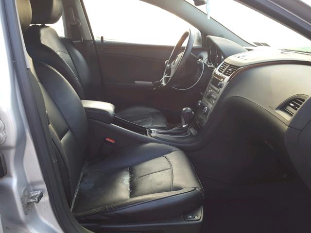 1G1ZE5E05CF196610 - 2012 CHEVROLET MALIBU LTZ 银色 照片 5