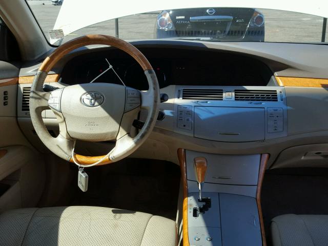 4T1BK36BX5U014044 - 2005 TOYOTA AVALON XL WHITE photo 9