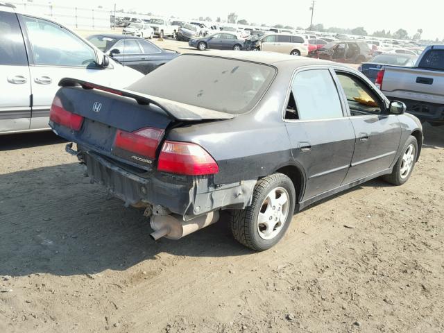 JHMCG6602YC026899 - 2000 HONDA ACCORD EX BLACK photo 4