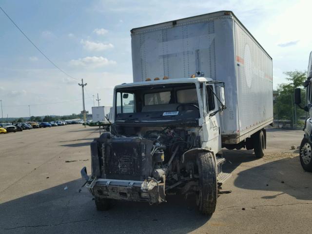 1FV6HJAC2YHH28909 - 2000 FREIGHTLINER MEDIUM CON WHITE photo 2