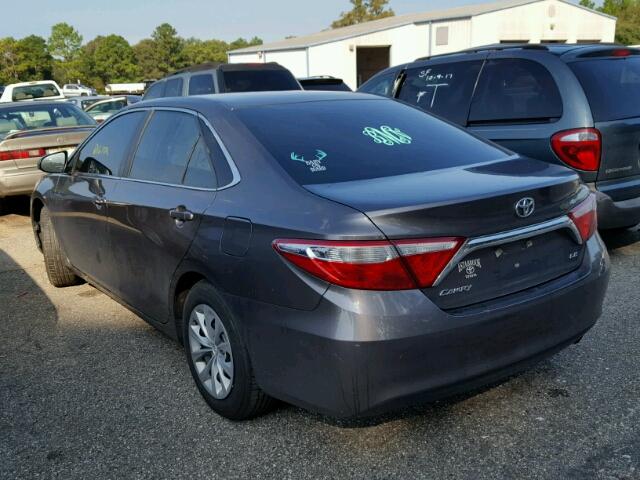 4T1BF1FK4FU487688 - 2015 TOYOTA CAMRY LE ნაცრისფერი ფოტო 3