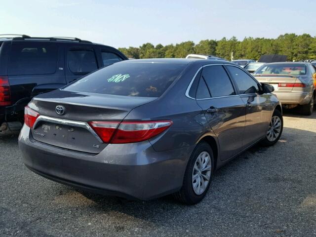 4T1BF1FK4FU487688 - 2015 TOYOTA CAMRY LE ნაცრისფერი ფოტო 4
