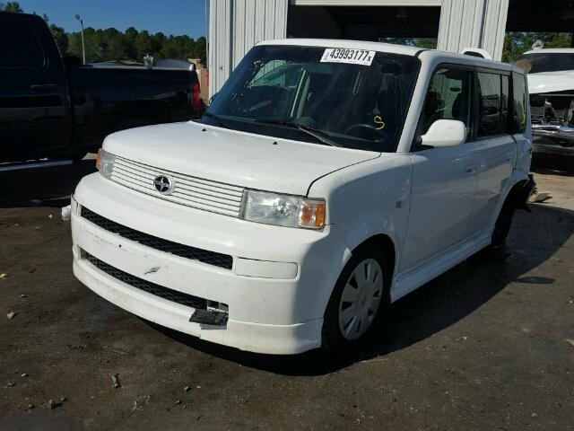 JTLKT324564094125 - 2006 TOYOTA SCION XB WHITE photo 2