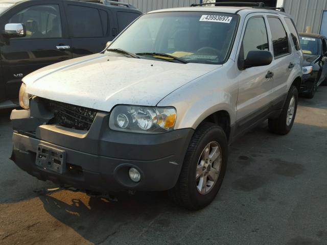 1FMCU03Z57KC00023 - 2007 FORD ESCAPE XLT GRAY photo 2