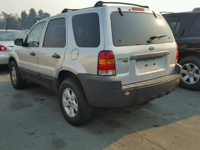 1FMCU03Z57KC00023 - 2007 FORD ESCAPE XLT GRAY photo 3