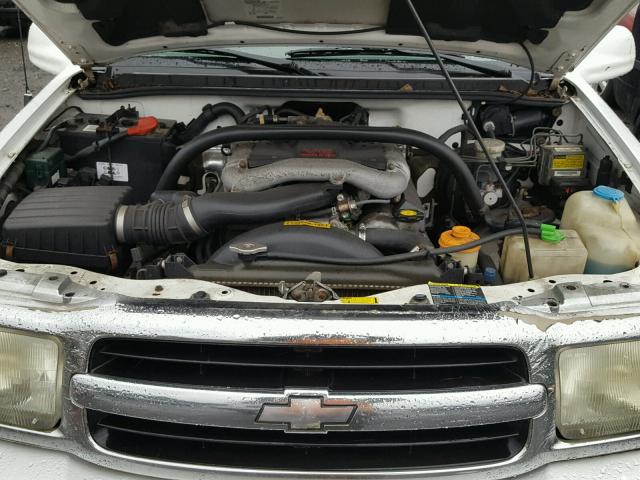 2CNBJ634426917343 - 2002 CHEVROLET TRACKER LT WHITE photo 7