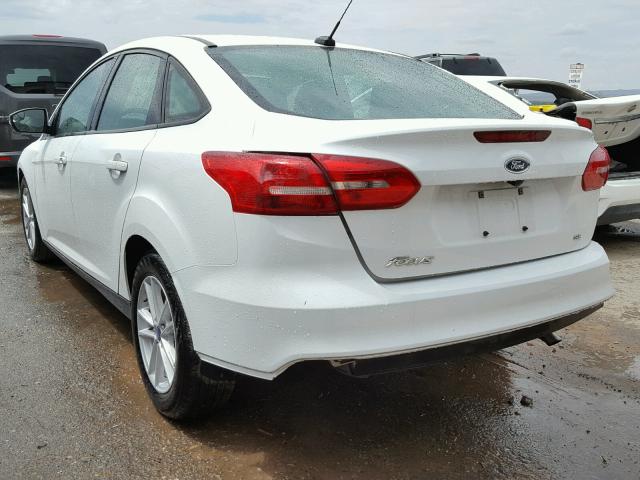 1FADP3F26HL304859 - 2017 FORD FOCUS WHITE photo 3