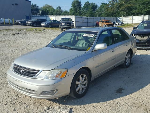 4T1BF28B8YU060620 - 2000 TOYOTA AVALON XL SILVER photo 2