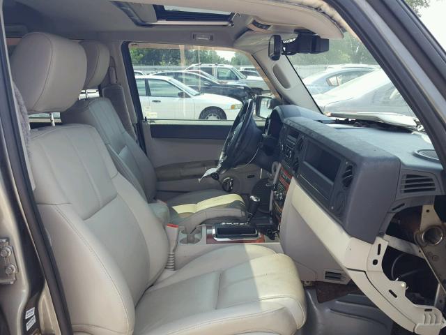 1J8HH58P07C631231 - 2007 JEEP COMMANDER GRAY photo 5