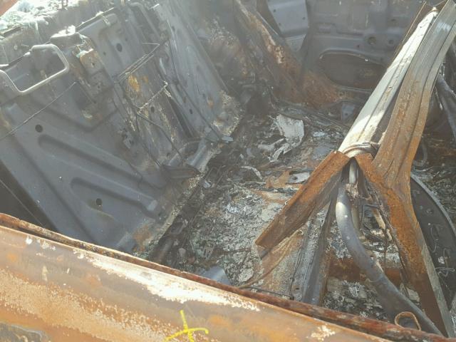 JTDBE30K420041456 - 2002 TOYOTA CAMRY LE დამწვარი ფოტო 6