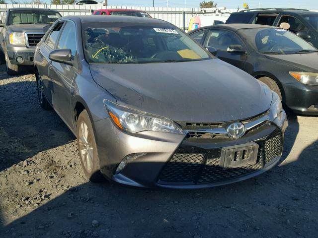 4T1BF1FKXFU984678 - 2015 TOYOTA CAMRY LE 灰色 照片 1