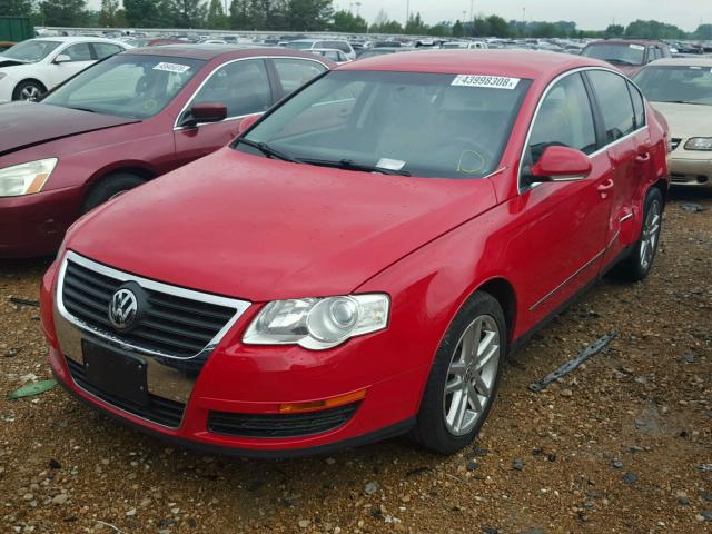 WVWJK73C88E158923 - 2008 VOLKSWAGEN PASSAT TUR RED photo 2