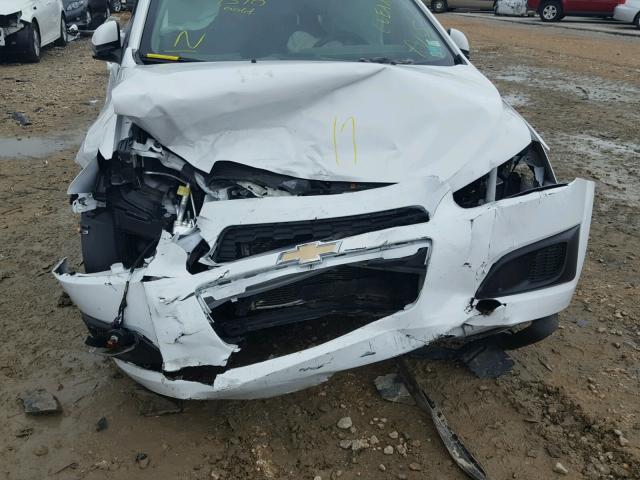 1G1JA5SH4F4147031 - 2015 CHEVROLET SONIC LS WHITE photo 9