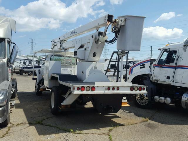 1FDPF80CXWVA28871 - 1998 FORD F800 WHITE photo 3