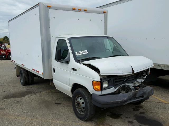 1FDXE45F23HA72792 - 2003 FORD ECONOLINE WHITE photo 1