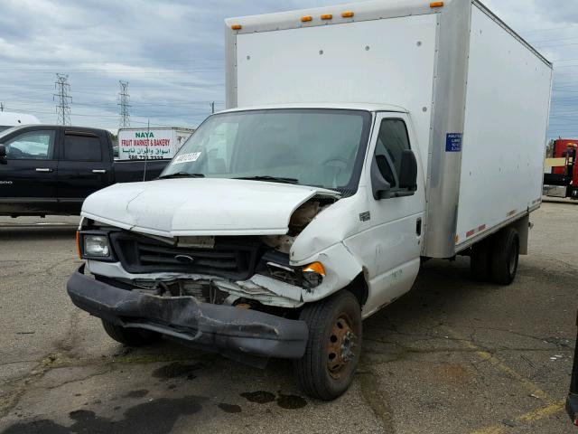 1FDXE45F23HA72792 - 2003 FORD ECONOLINE WHITE photo 2