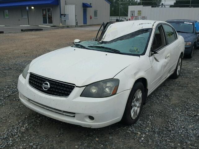 1N4AL11D65C349033 - 2005 NISSAN ALTIMA S WHITE photo 2