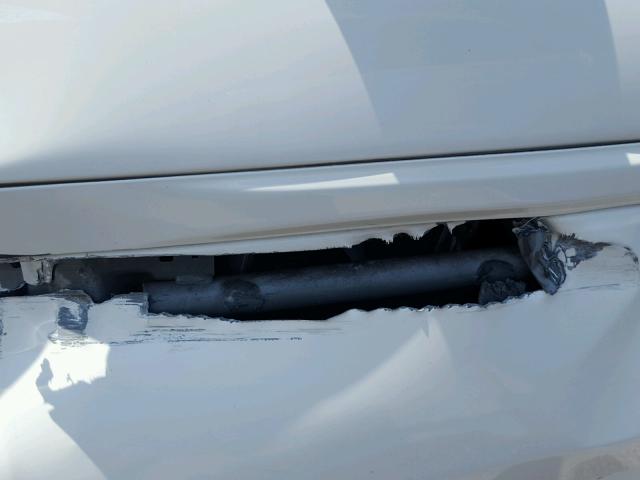 2G2WP522151170157 - 2005 PONTIAC GRAND PRIX WHITE photo 9