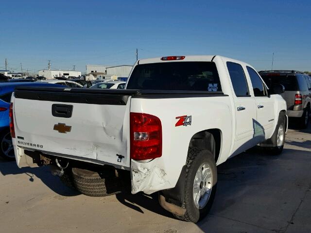 3GCPKSE34BG336112 - 2011 CHEVROLET SILVERADO WHITE photo 4