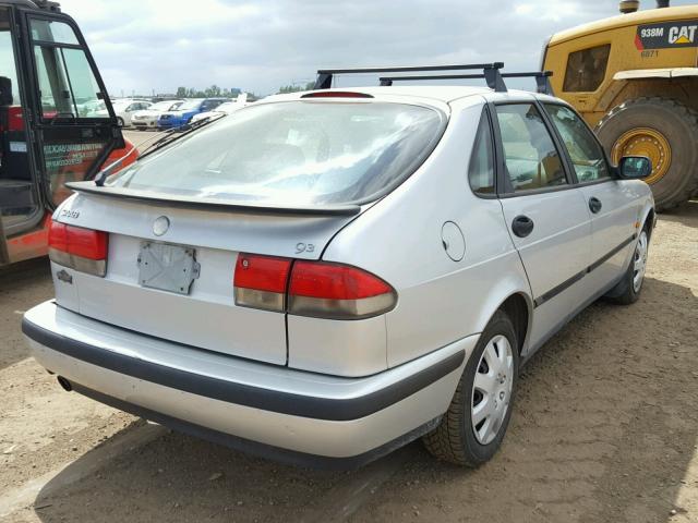 YS3DF58N0X2071963 - 1999 SAAB 9-3 SE SILVER photo 4