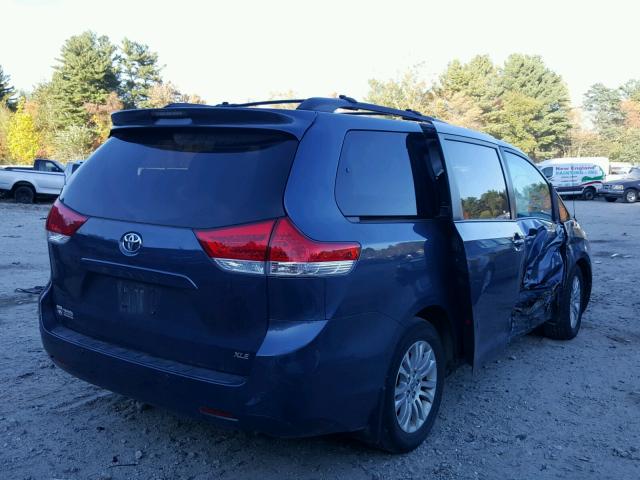 5TDYK3DC6DS382704 - 2013 TOYOTA SIENNA XLE BLUE photo 4