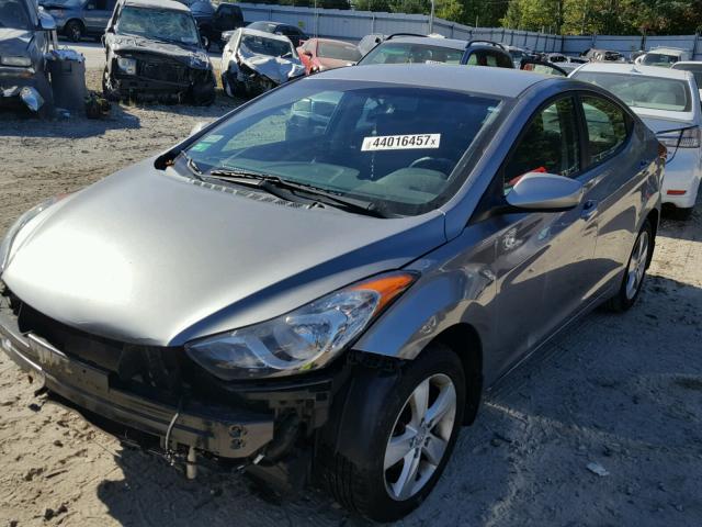 KMHDH4AE8DU498146 - 2013 HYUNDAI ELANTRA GRAY photo 2