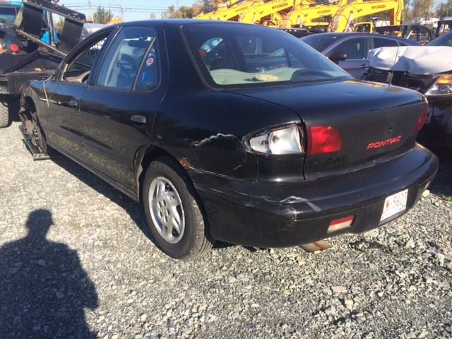 3G2JB5246TS825070 - 1996 PONTIAC SUNFIRE SE BLACK photo 3