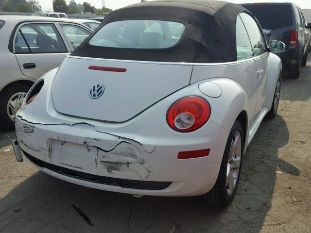 3VWFG31YX7M410613 - 2007 VOLKSWAGEN NEW BEETLE 白色 照片 4