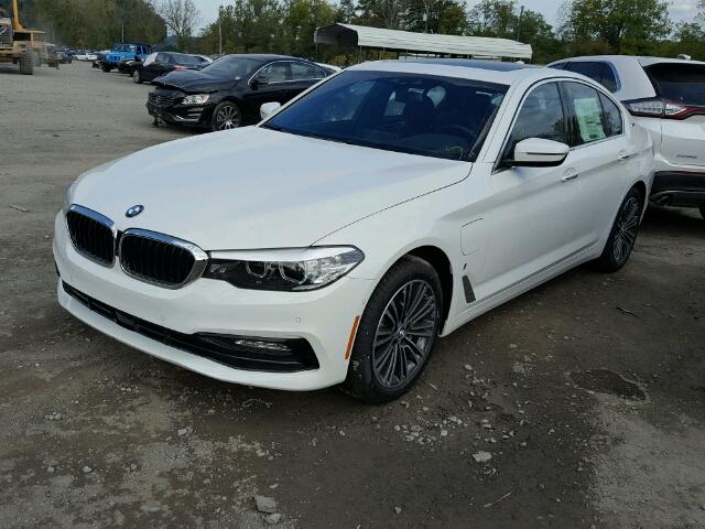 WBAJA9C57JB032816 - 2018 BMW 530E WHITE photo 2