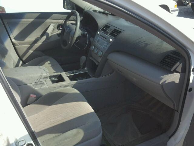 4T1BE46K79U917741 - 2009 TOYOTA CAMRY BASE WHITE photo 5