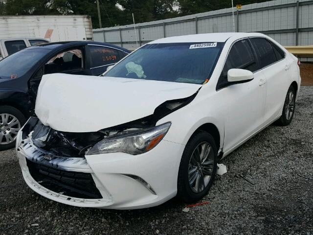 4T1BF1FK6HU408783 - 2017 TOYOTA CAMRY LE WHITE photo 2