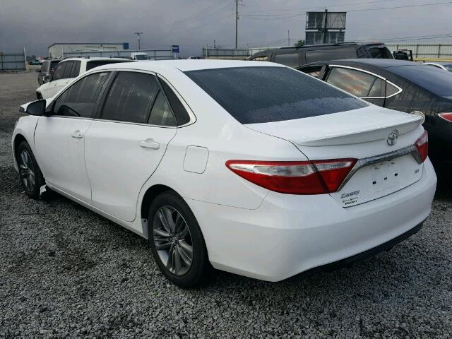 4T1BF1FK6HU408783 - 2017 TOYOTA CAMRY LE WHITE photo 3