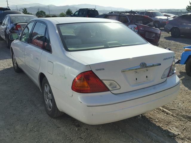 4T1BF28B5YU081845 - 2000 TOYOTA AVALON XL WHITE photo 3