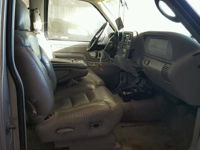 1GCEC19W4WE156919 - 1998 CHEVROLET GMT-400 GOLD photo 5