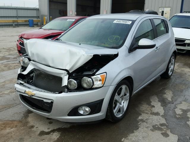 1G1JE6SB4E4211315 - 2014 CHEVROLET SONIC LTZ SILVER photo 2