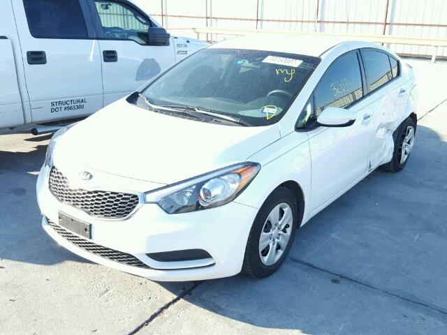 KNAFK4A66G5576944 - 2016 KIA FORTE LX WHITE photo 2