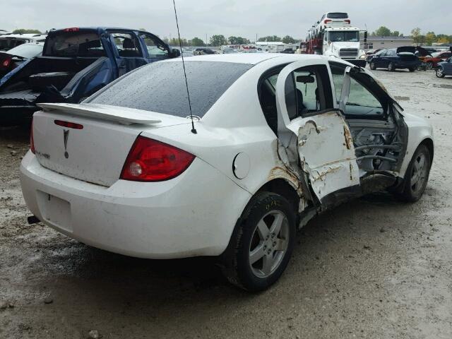 1G2AS55H297256367 - 2009 PONTIAC G5 SE WHITE photo 4