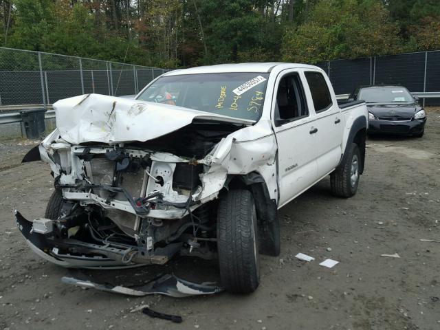 3TMLU4ENXBM065984 - 2011 TOYOTA TACOMA DOU WHITE photo 2