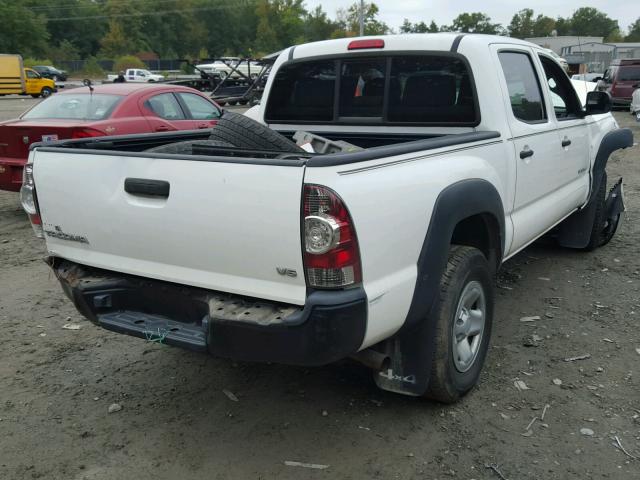 3TMLU4ENXBM065984 - 2011 TOYOTA TACOMA DOU WHITE photo 4